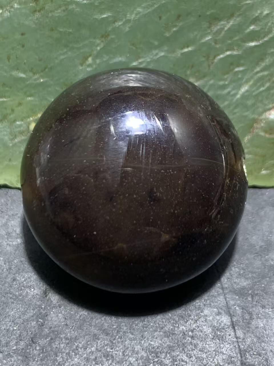 精品药师玛瑙手工雕刻富贵有余板珠（背云）一颗。