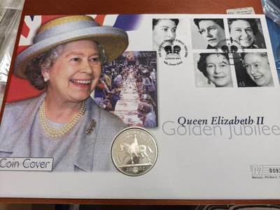 长老汇蛇年精选第六十七场拍卖 - 2002英国女王在位50周年邮币封首日封，盒证全，含1枚5英镑银币，28.28克925银，2000套