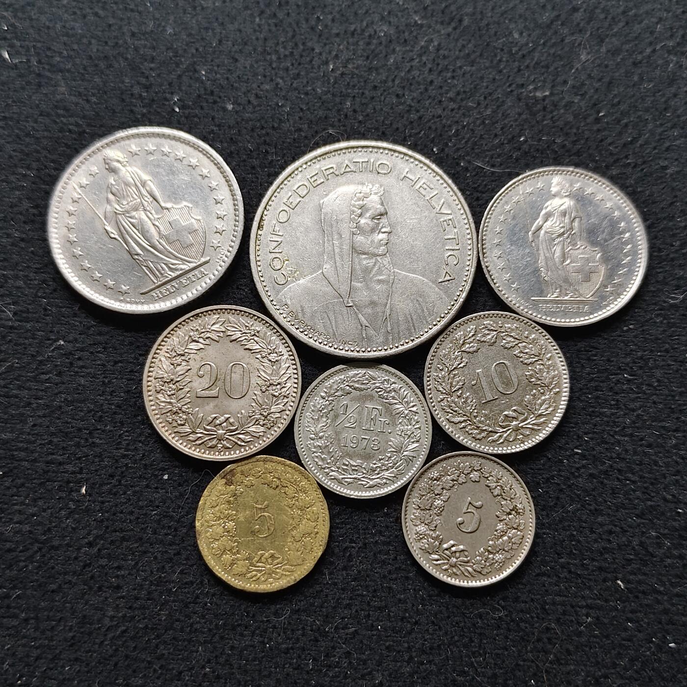 【全场包邮】纯粹捡漏拍472场（免费代拍第9场） 瑞士各年份8枚套币-含不同材质5分