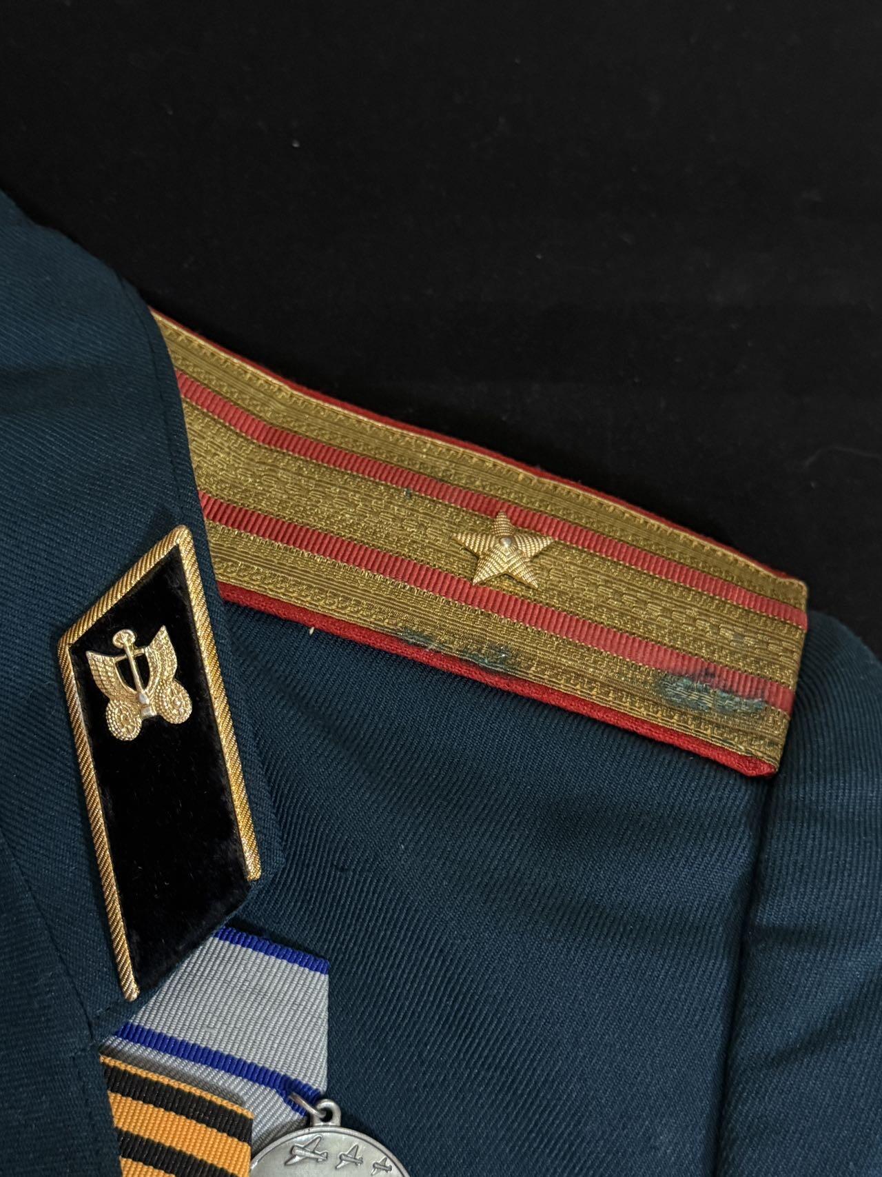 戎马世界章牌大赏第107期 苏联礼服，带复刻章与原品战德，衣服里外均有老化破损