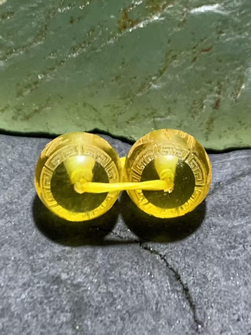 天然乌克兰原矿蜜蜡雕刻六字箴言腰珠两颗