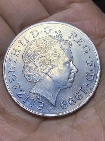 2025年第一百一十七场(总第一百四十三场）外国好品散币(免佣金) 少见好品–英国🇬🇧1999年5镑(2000年千禧年纪念币)