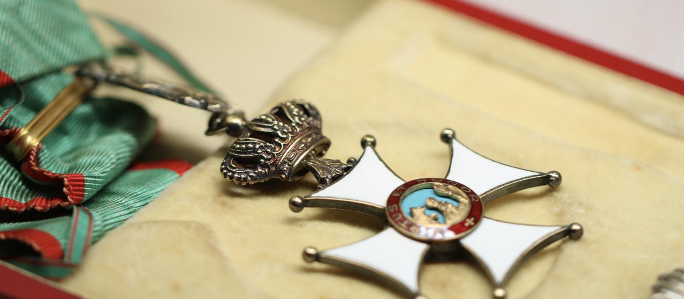 大猫徽章拍卖 第281期 德国巴伐利亚军功勋章 St. Hubertus de Lorraine et du Barrois（胡贝图斯勋章)大军官级 领章和星芒章，带略杯mini章，银质，带原盒，带厂标。
