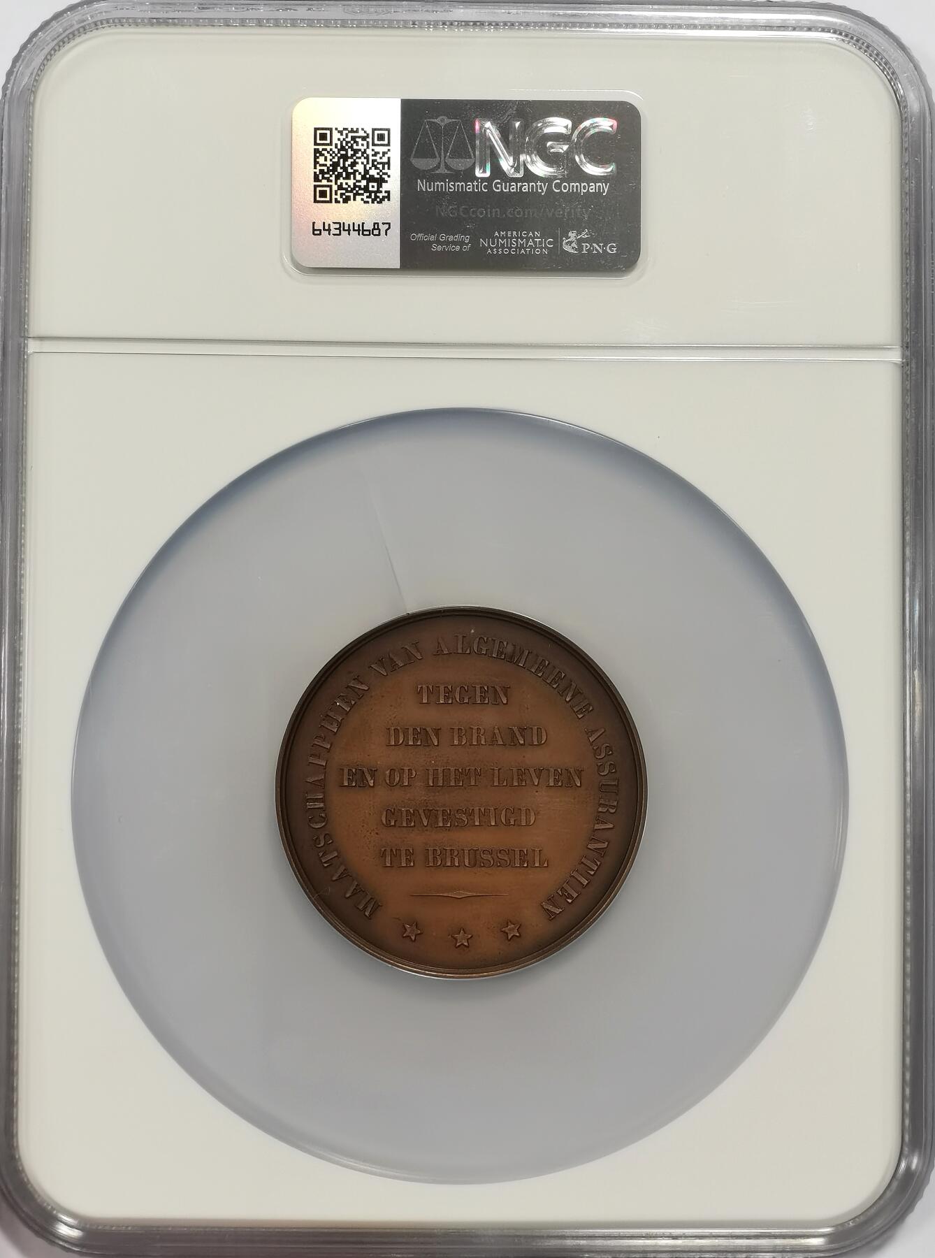 博洋堂世界钱币拍卖第144期（全场包邮） NGC MS64 冠军分！比利时1890年左右担保社团纪念巨大铜章，48mm加大盒子，盒子费就要300。女神与天使保障人民经典构图。内衬有一丝裂纹