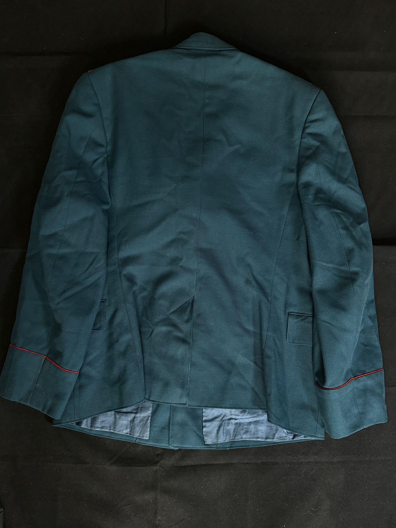 戎马世界章牌大赏第107期 苏联礼服，带复刻章与原品战德，衣服里外均有老化破损