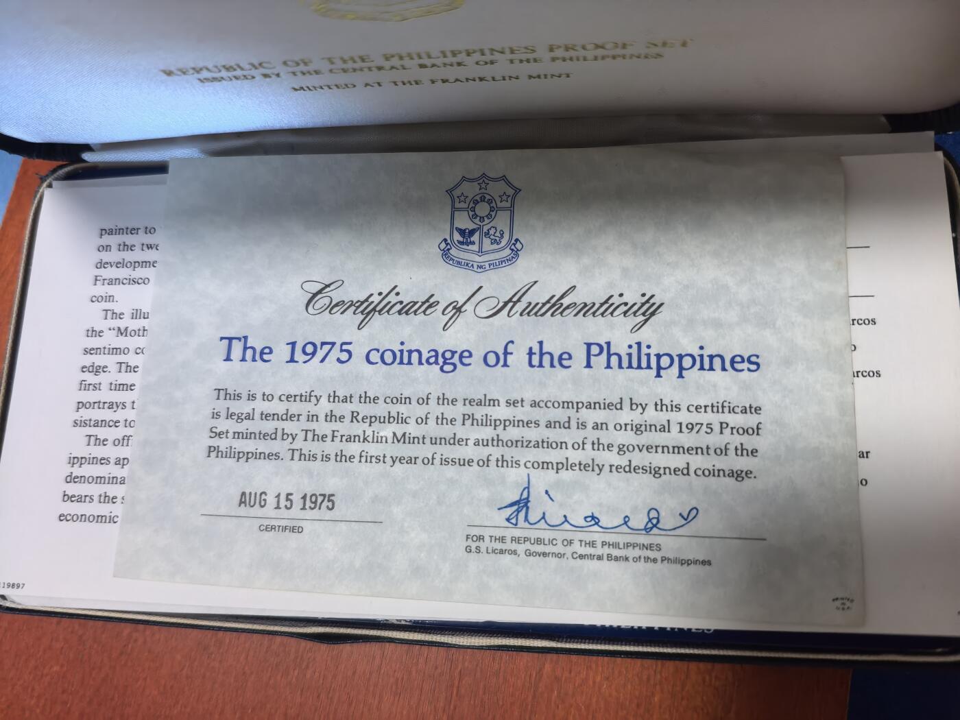 长老汇蛇年精选第六十七场拍卖 1975菲律宾8枚精制币套币，盒证全，含高银50比索银币27.4克925银，和低银25比索银币25克500银，各1枚，银料价450元