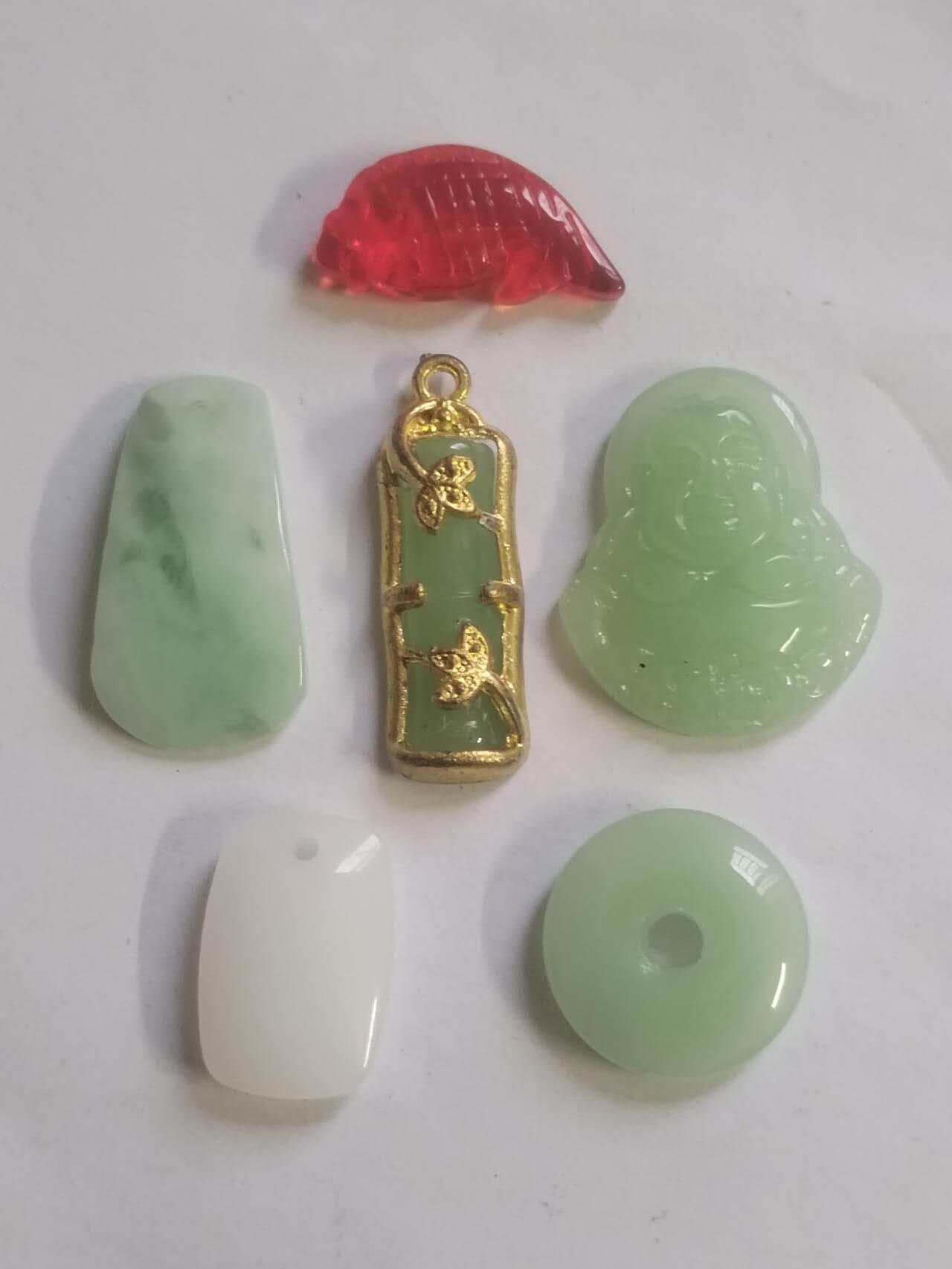 玉石 手镯 手串 手链专场 玉石小挂件 一组6枚。
