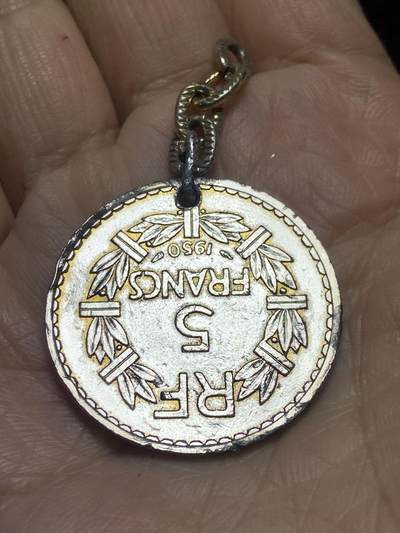 2025年第一百一十七场(总第一百四十三场）外国好品散币(免佣金) 法国🇫🇷1950年5法郎吊坠(爆洗严重减重)