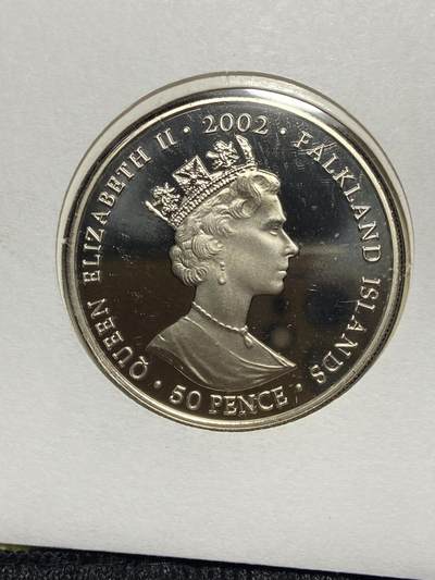 2025年第一百一十七场(总第一百四十三场）外国好品散币(免佣金) 邮币封–福克兰群岛🇫🇰2002年50便士(伊丽莎白二世登基50周年金禧纪念邮币封)