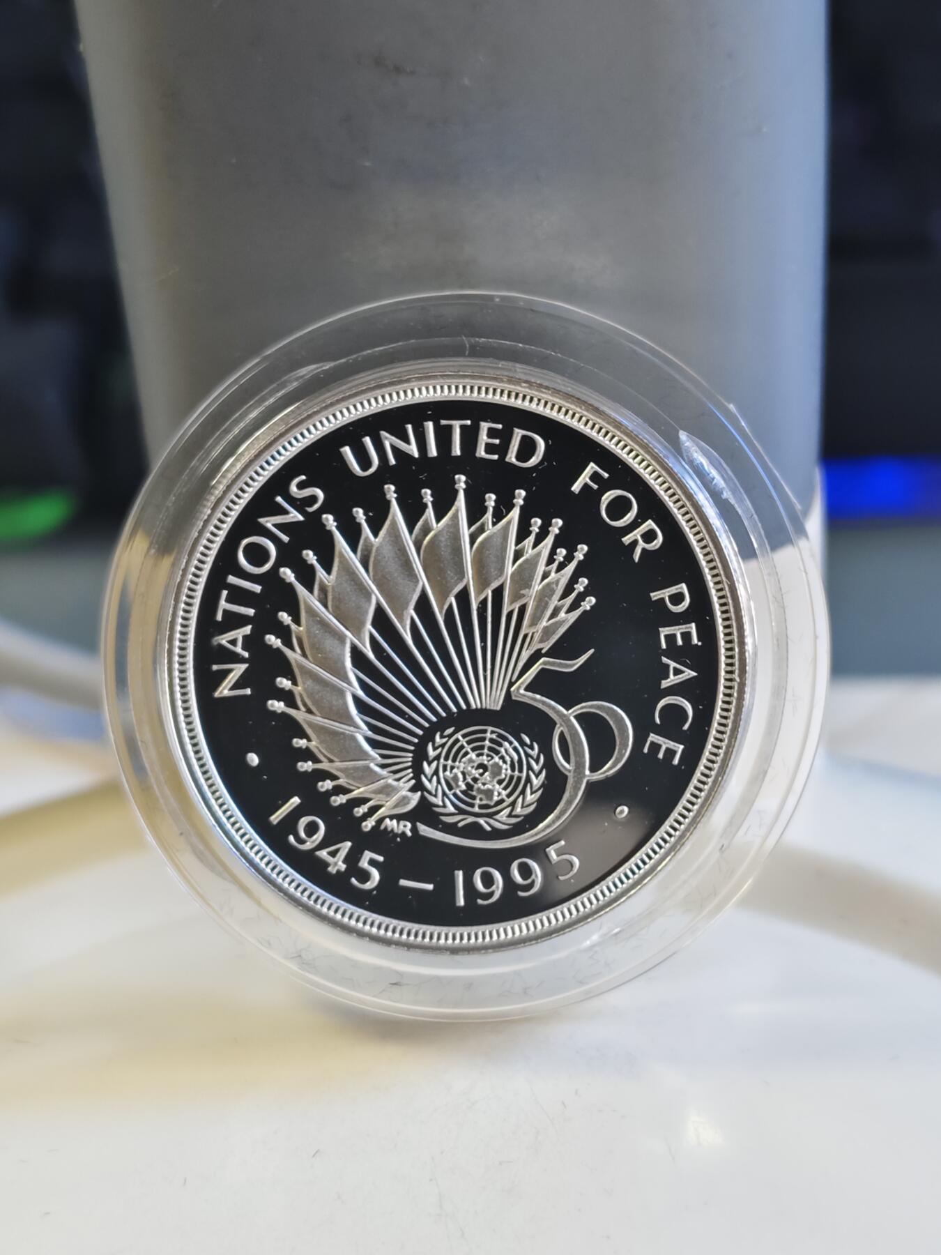 第179期拍卖【长期征集拍品】 英国1995年联合国50周年2镑精制加厚纪念银币，31.96克925银，发行10000枚