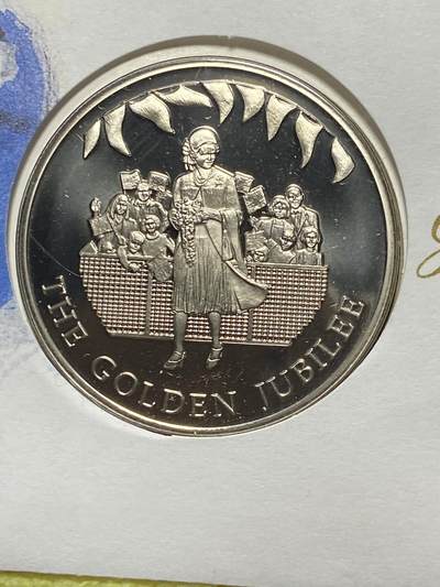 2025年第一百一十七场(总第一百四十三场）外国好品散币(免佣金) 邮币封–福克兰群岛🇫🇰2002年50便士(伊丽莎白二世登基50周年金禧纪念邮币封)