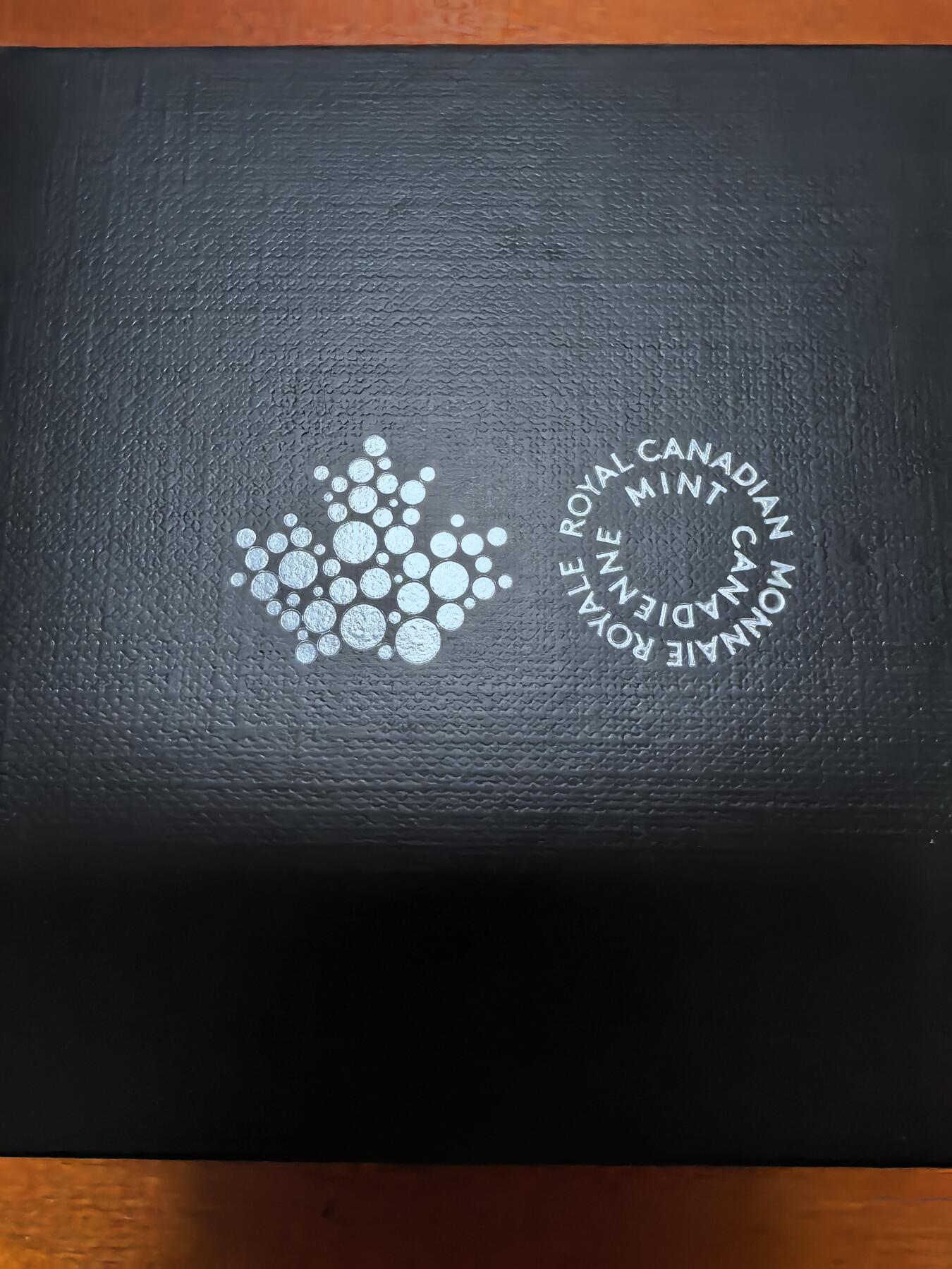 长老汇蛇年精选第六十七场拍卖 2018加拿大伊丽莎白二世25加元超高浮雕仿古银币，34克9999银，盒证全，4500枚
