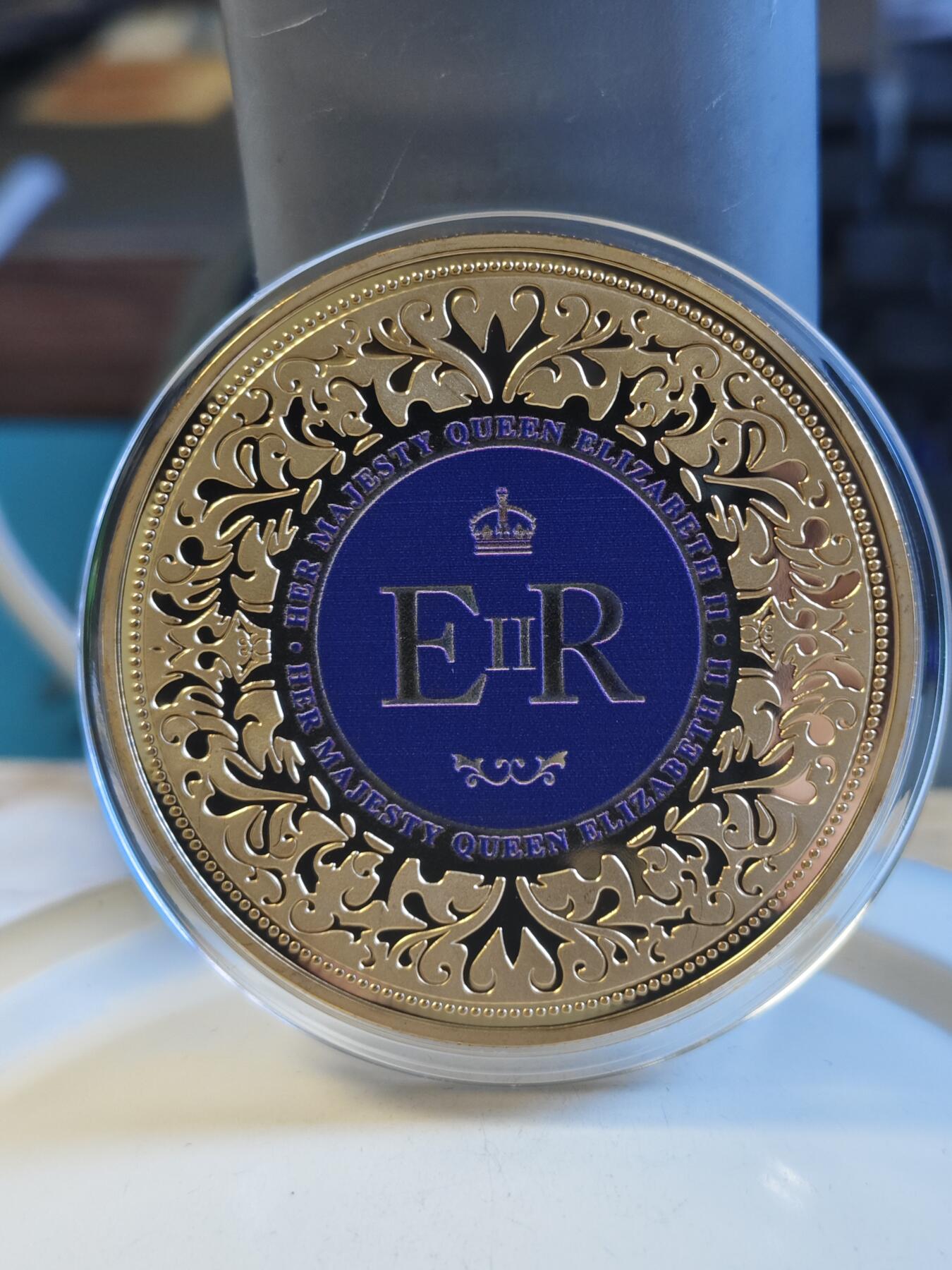第179期拍卖【长期征集拍品】 英国2022年伊丽莎白二世女王逝世镀金彩色纪念章