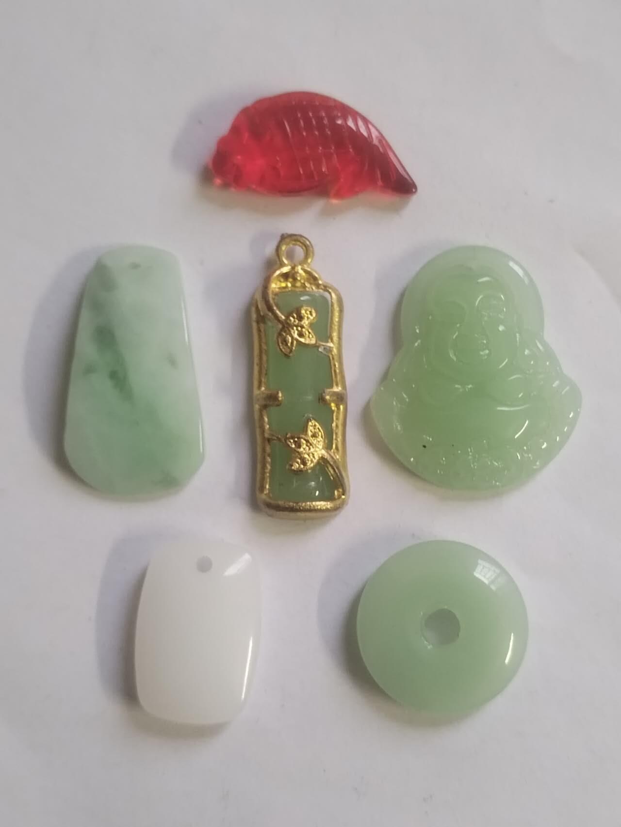 玉石 手镯 手串 手链专场 玉石小挂件 一组6枚。