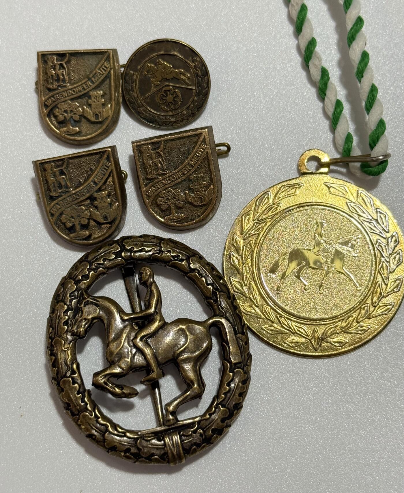 韵星假日精品2025秋季军品类拍卖会-- Rimey Holidays Boutique 2025 Autumn Militaria Sale 57铜级马术奖章+四枚马术协会证章+西德马术竞赛金牌