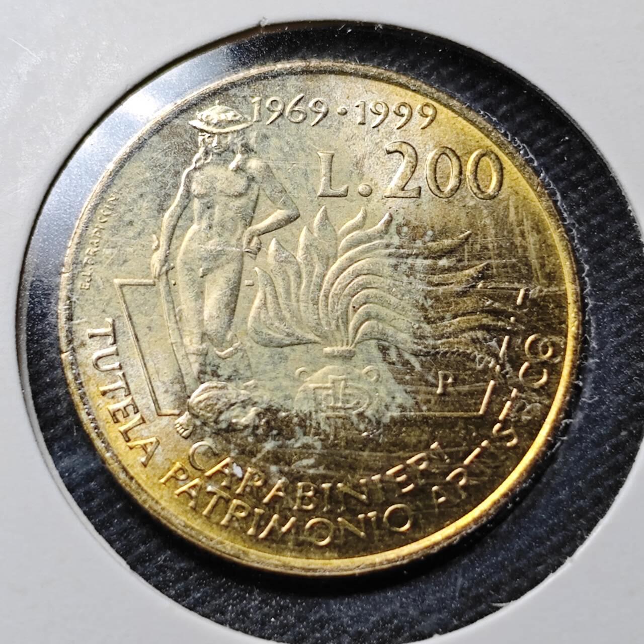 KK钱币收藏小铺  第359场  2月预留时间 周末发货  1999意大利200里拉纪念币 好品 少见品种