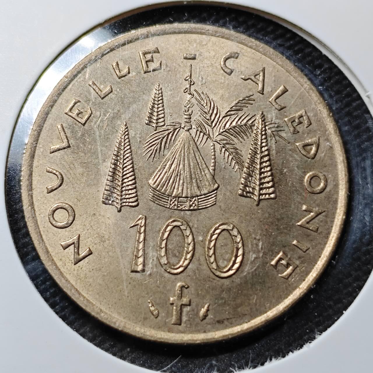 KK钱币收藏小铺  第359场  2月预留时间 周末发货  法属新喀里多尼亚100法郎 好品