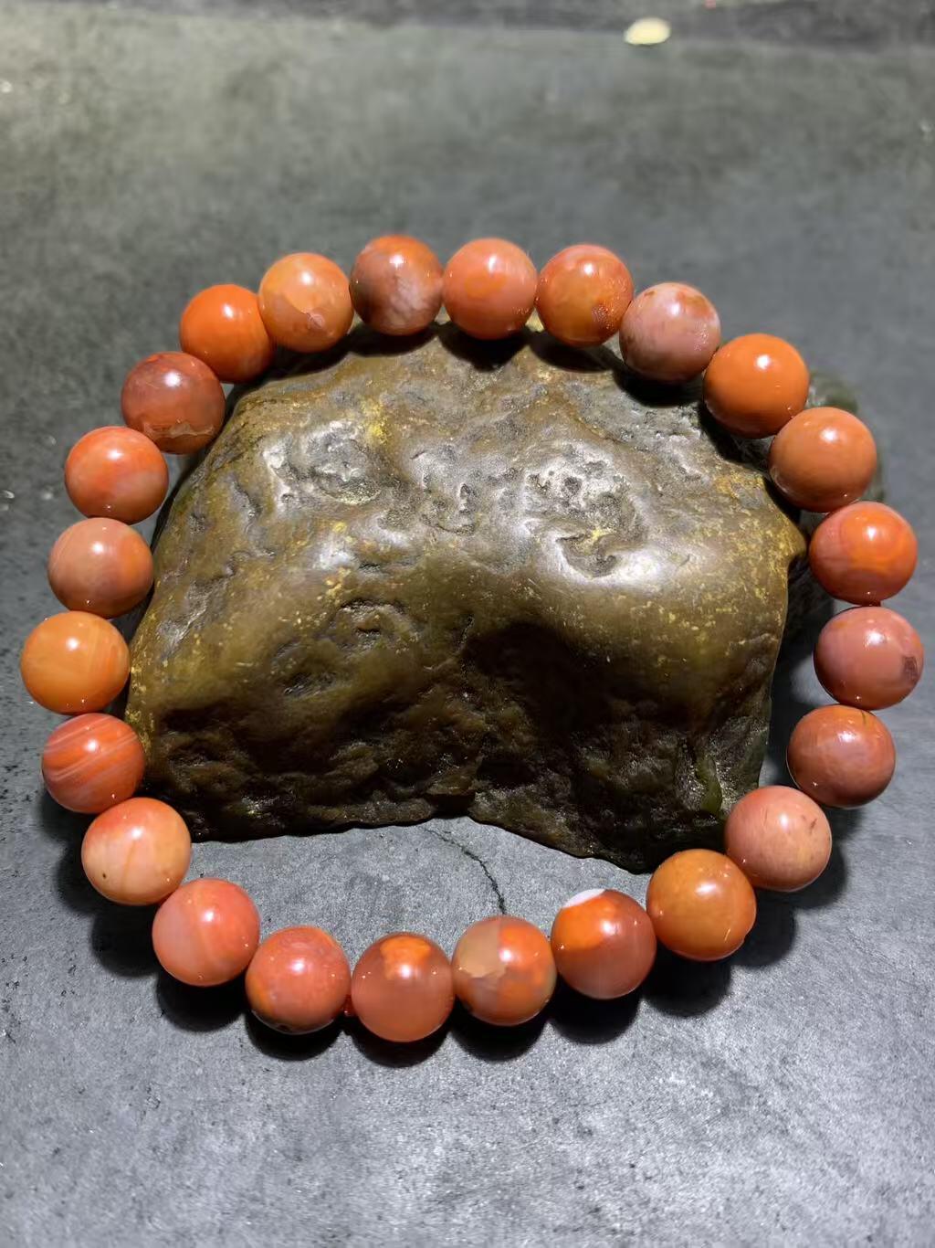 川料南红玛瑙通货手串一条，