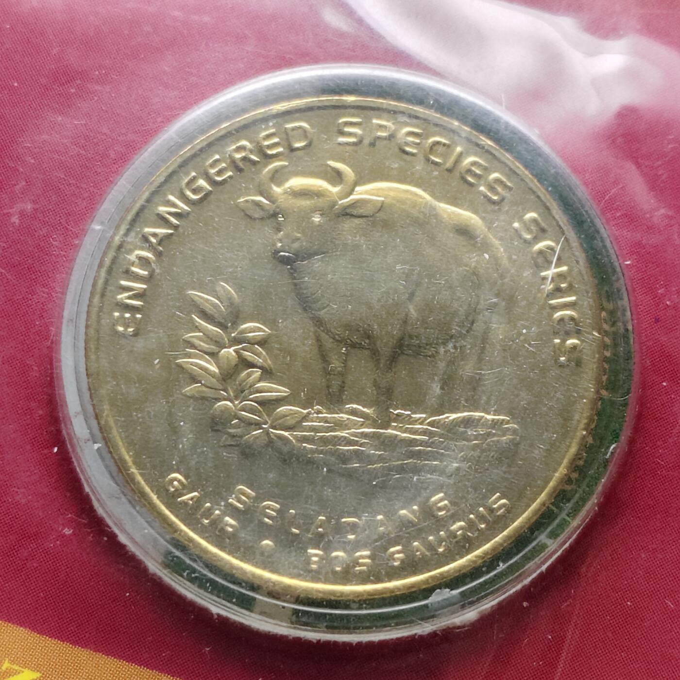 【全场包邮】纯粹捡漏拍472场（免费代拍第9场） 马来西亚2003年25林吉特陆上动物版白肢野牛官方封装纪念币