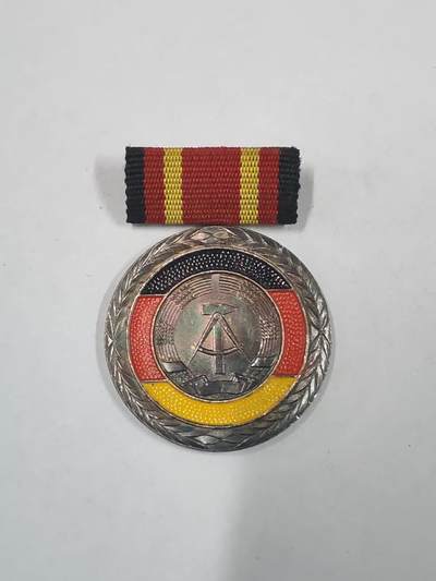 韵星假日拍卖第二十九期 -- Rimey Holidays Auction 29 - 民主德国国家功勋奖章