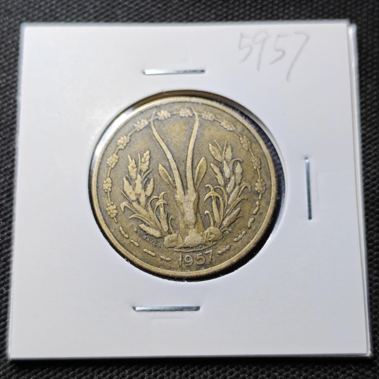 KK钱币收藏小铺  第359场  2月预留时间 周末发货  1957法属西非25法郎
