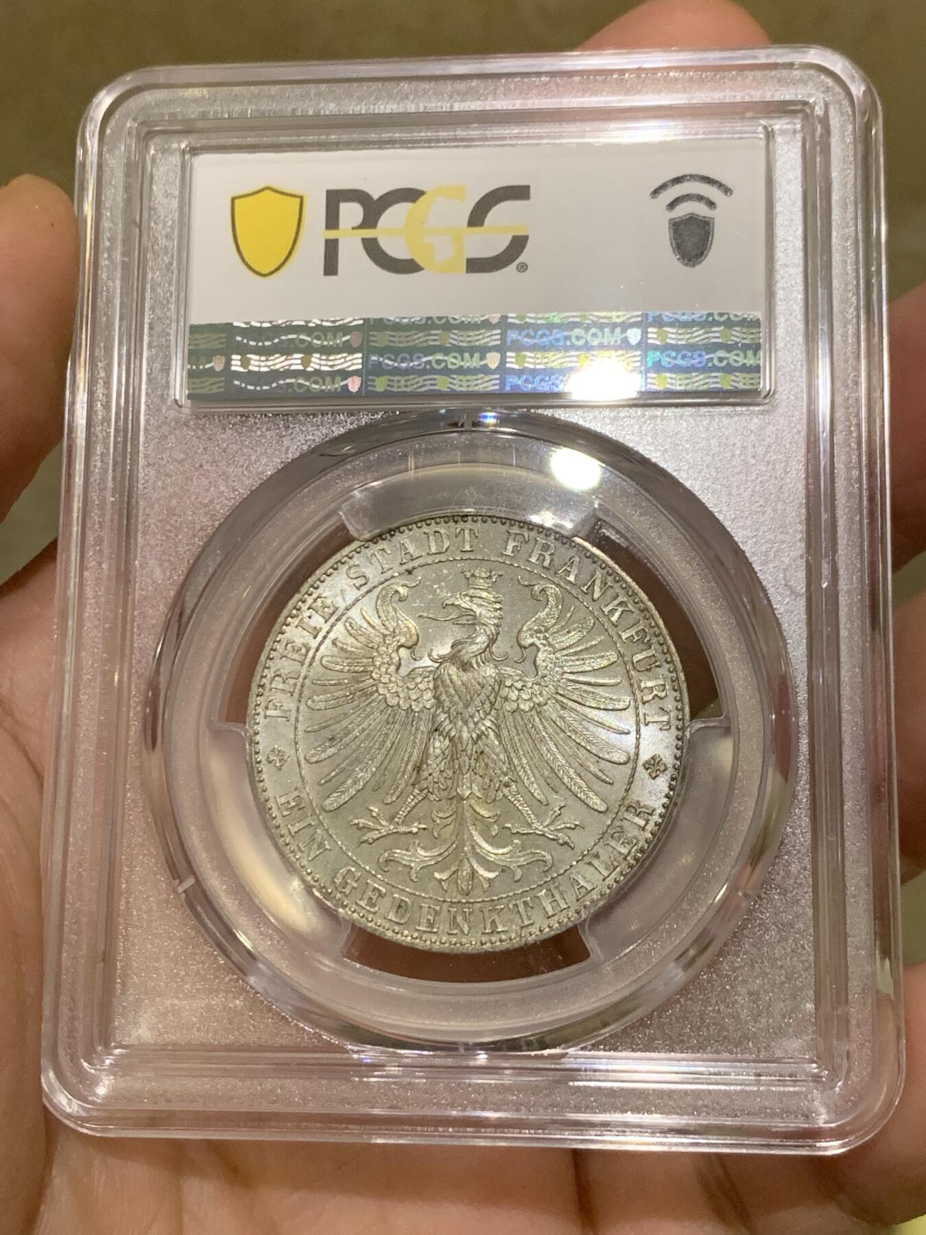 《竞宝斋》第432场 周日，周一 2场连拍 （全场包邮） PCGS MS64 德国1863年法兰克福王子议会泰勒银币，底板状态漂亮，经典的法兰克福市政厅