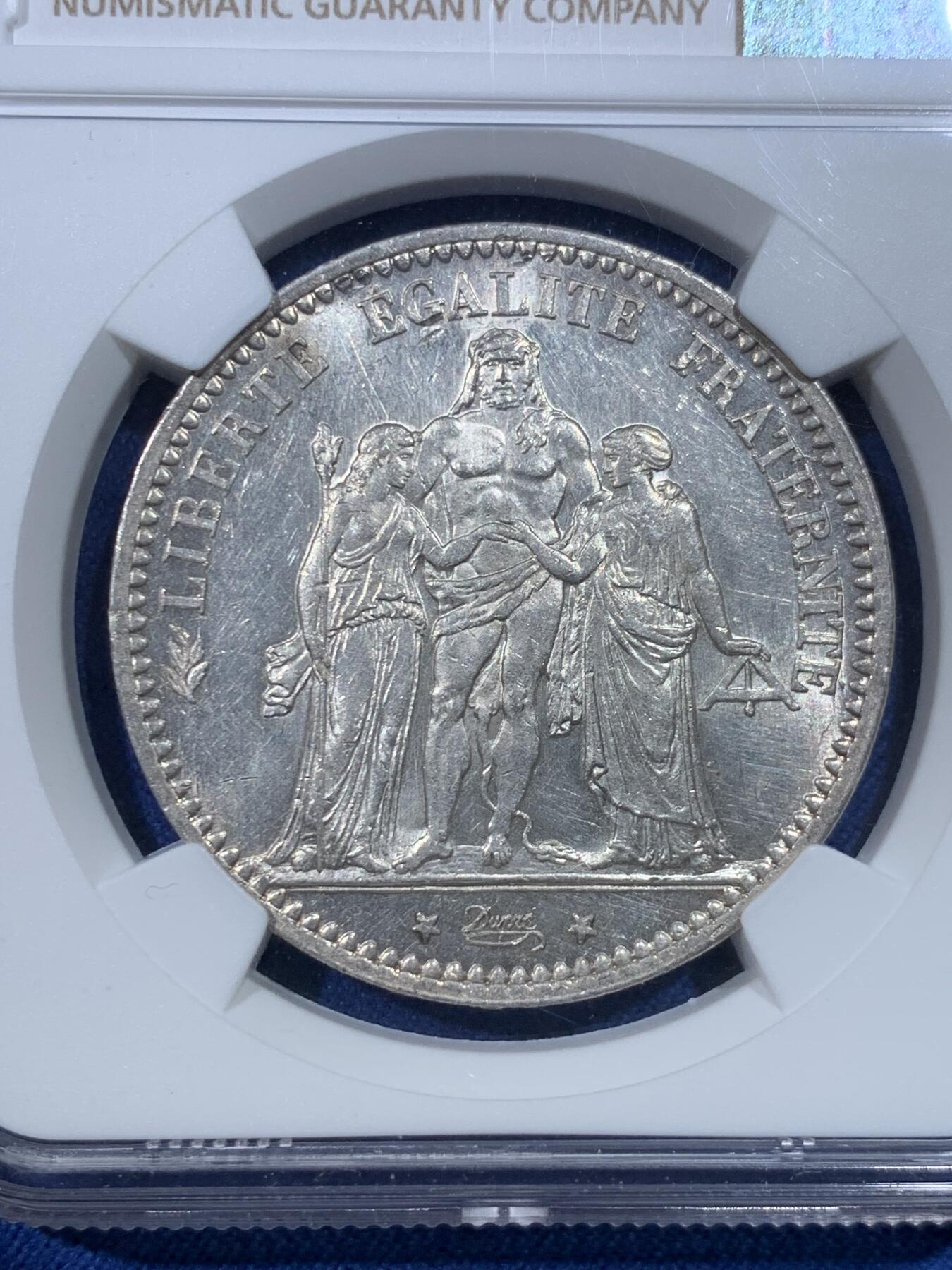 《竞宝斋》第432场 周日，周一 2场连拍 （全场包邮） NGC UNCD 法国 1874年 第三共和国大力神5法郎银币，底板好有光泽，会养包浆的可砸盒养包浆，细节见图。