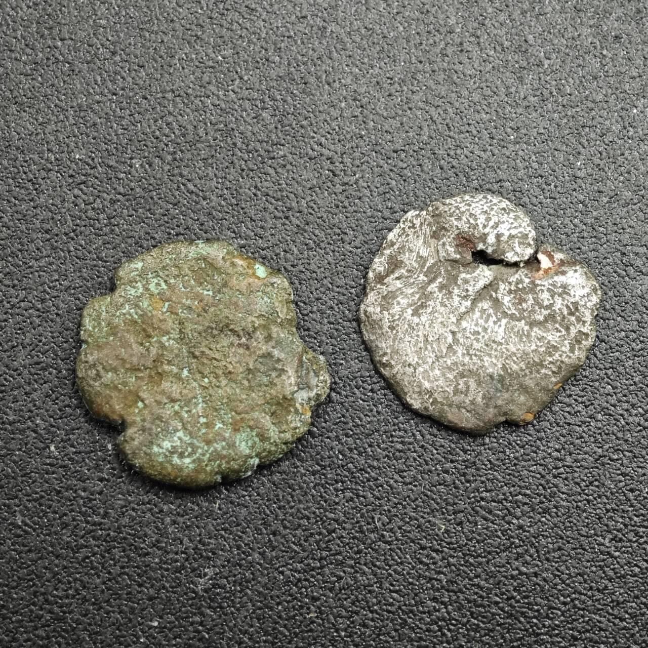 【淘币小摊】实时拍第七百七十四拍   散币空盒子场   满百包邮可预留二周 每周一统一发货   丝路小银合金币2枚重1克