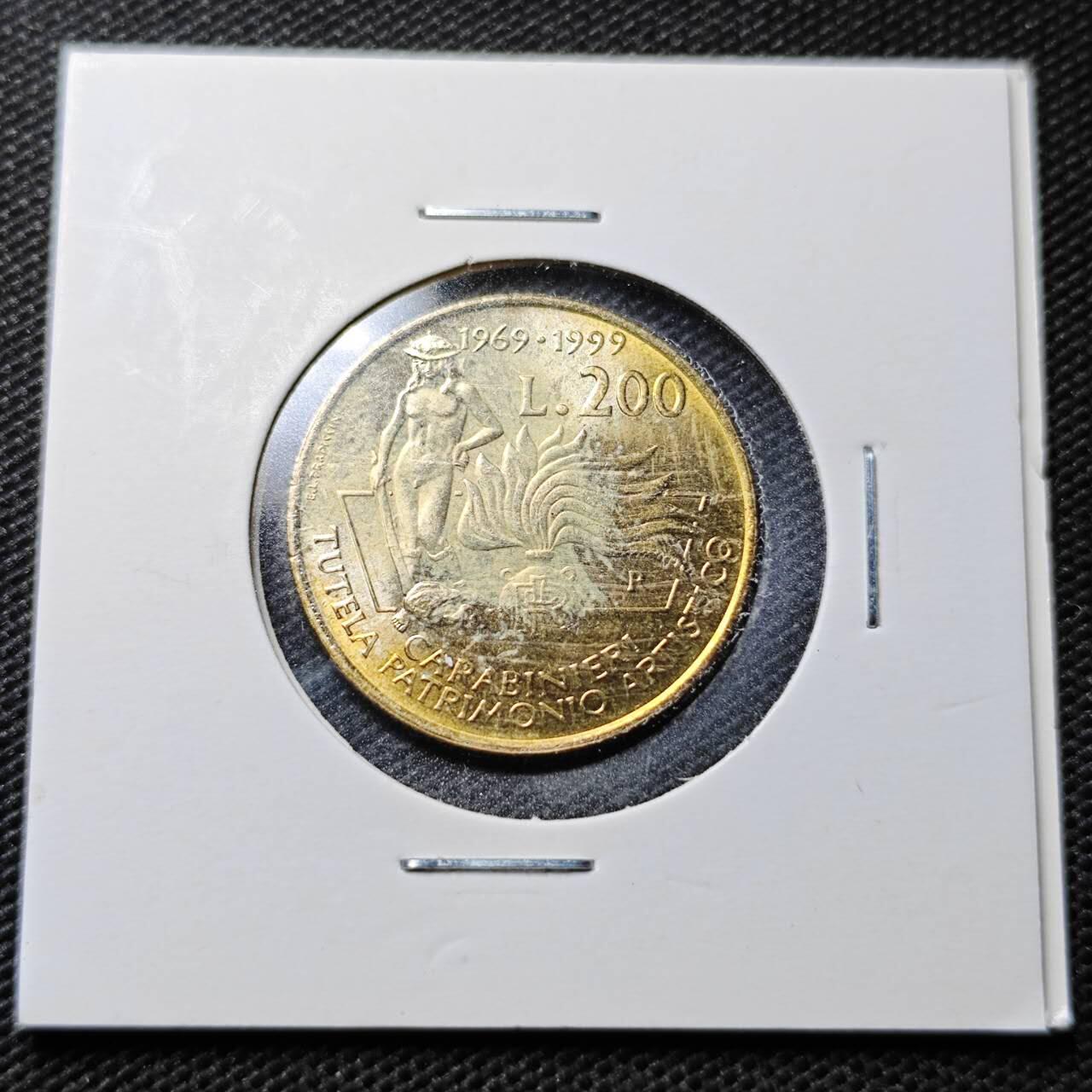 KK钱币收藏小铺  第359场  2月预留时间 周末发货  1999意大利200里拉纪念币 好品 少见品种