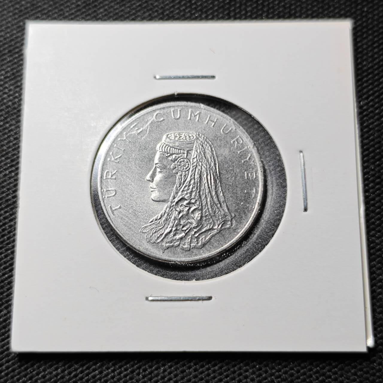 KK钱币收藏小铺  第359场  2月预留时间 周末发货  1972土耳其50库鲁 披纱女士 品不错