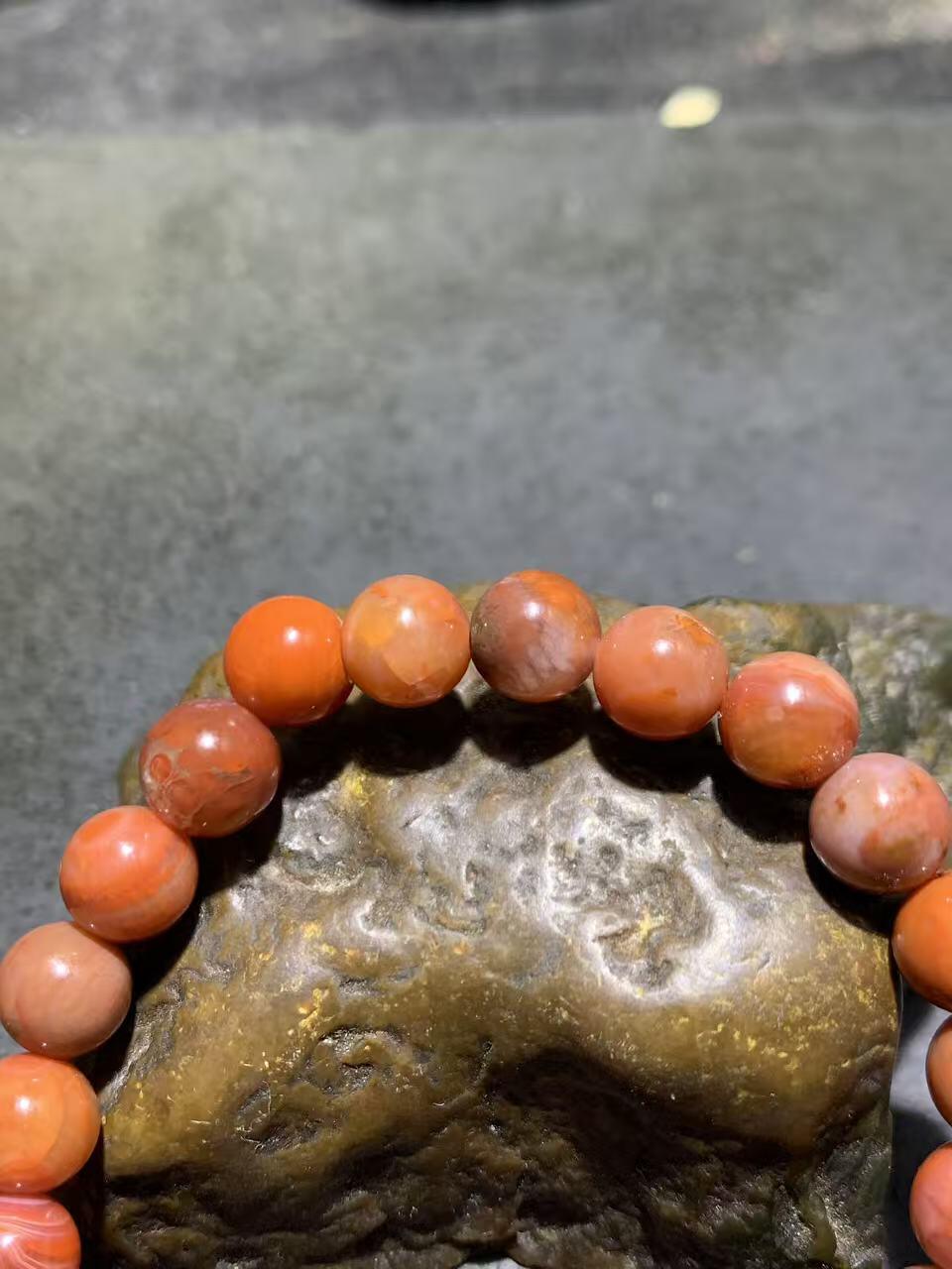 川料南红玛瑙通货手串一条，