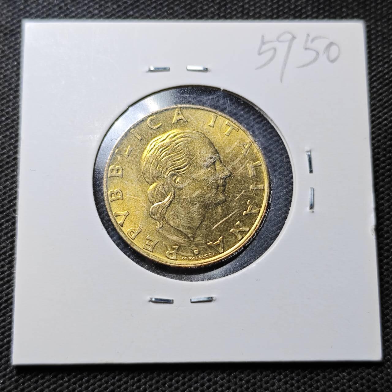 KK钱币收藏小铺  第359场  2月预留时间 周末发货  1999意大利200里拉纪念币 好品 少见品种