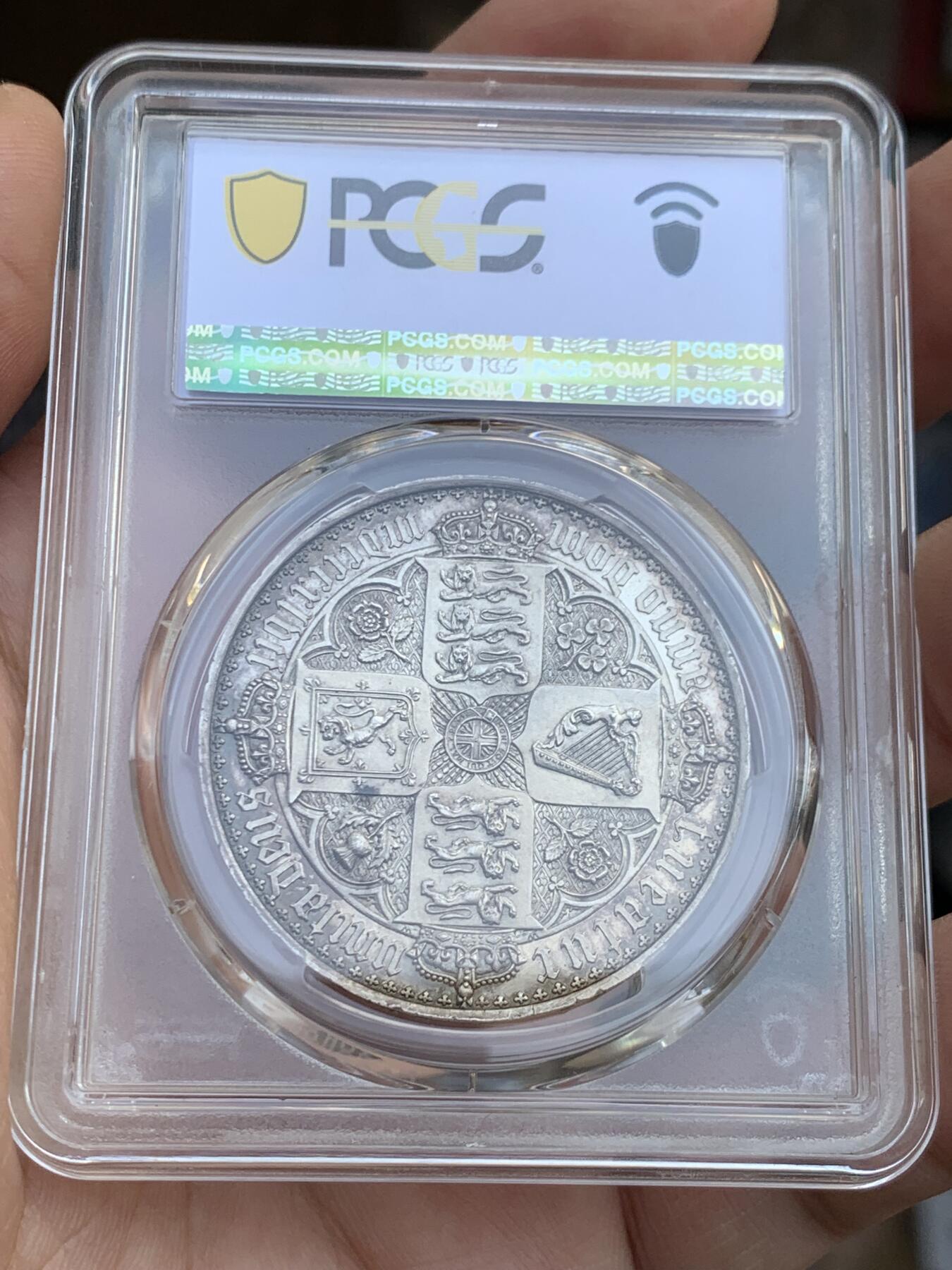 《竞宝斋》第432场 周日，周一 2场连拍 （全场包邮） PCGS PR62CAM 英国1847哥特克朗银币 公认的最美钱币之一 英系玩家绕不过的美丽 所见62分的状态极佳者