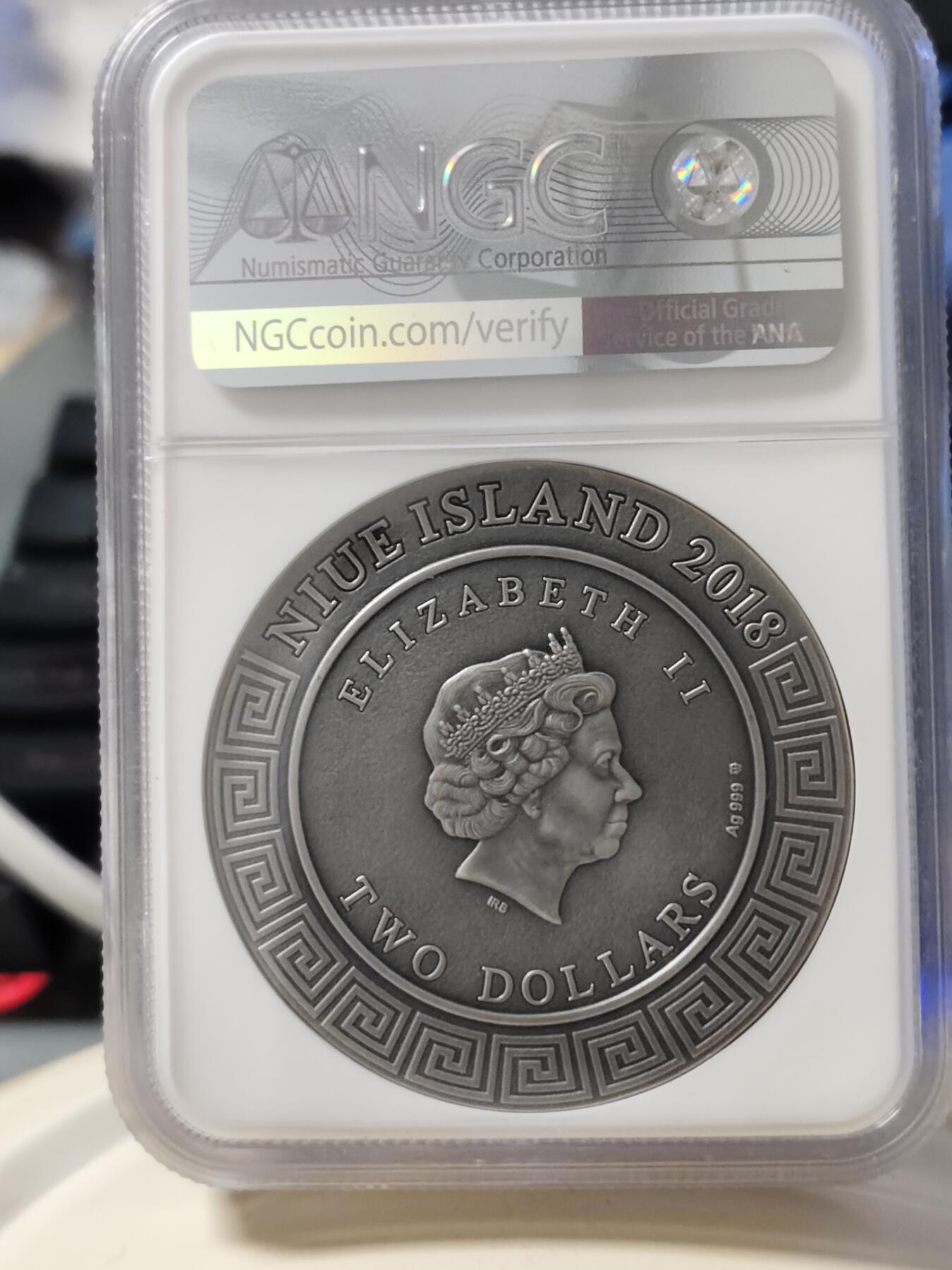 第180期拍卖【长期征集拍品】【北京币展专场】 纽埃2018年古希腊半神系列2珀尔修斯战美杜莎2盎司银币NGC-MS69盒证齐全，999银，发行650枚，