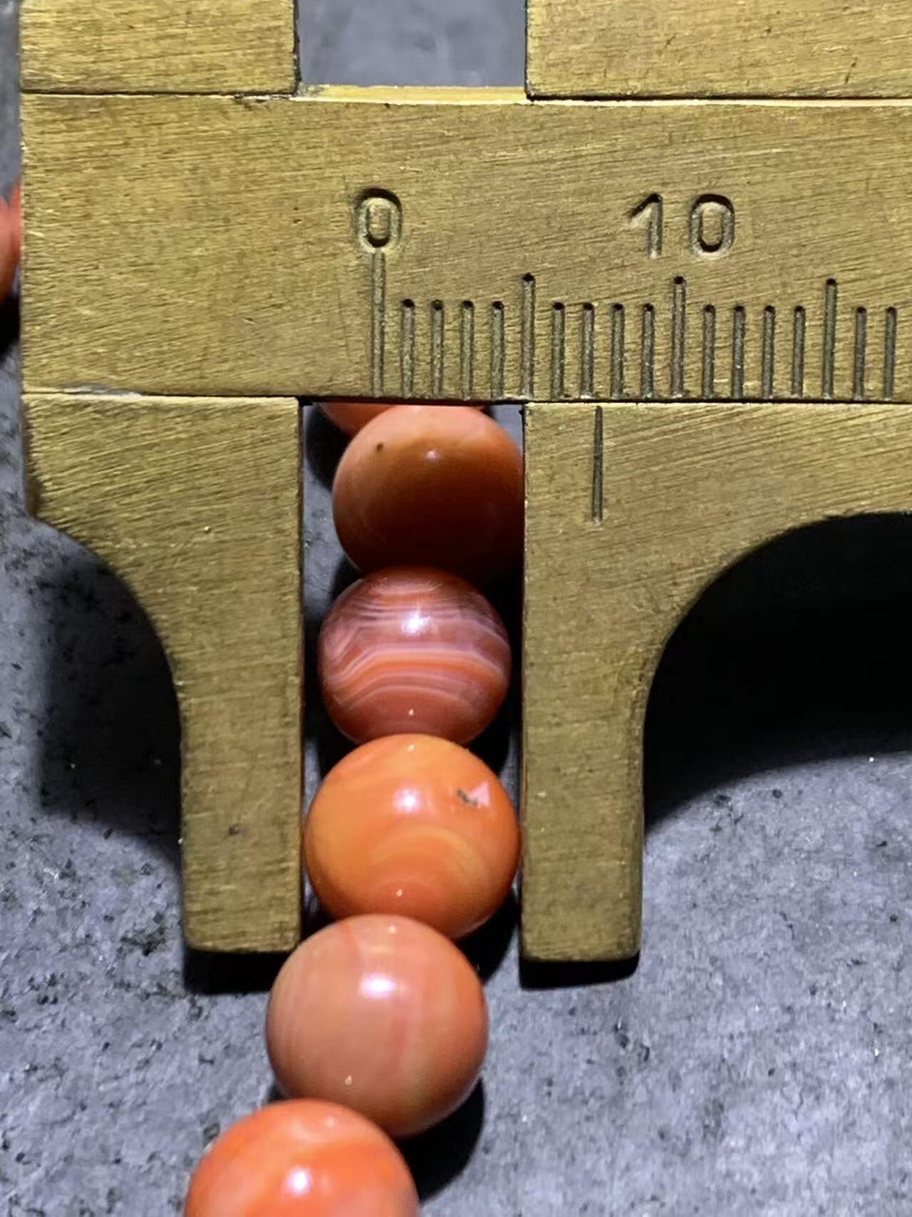 川料南红玛瑙通货手串一条，