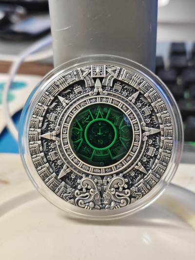 第180期拍卖【长期征集拍品】【北京币展专场】 -  纽埃2019年历法系列3阿兹特克历法2盎司纪念银币，999银，发行量500枚