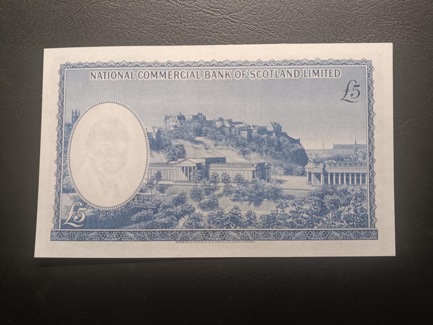 2025十月第四期，加拍第二场，总198期 苏格兰国家商业银行1963年5镑UNC-，银行徽章和19世纪爱丁堡俯瞰图，此银行现在被苏格兰皇家银行收购，已不存在