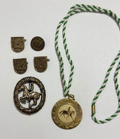 韵星假日精品2025秋季军品类拍卖会-- Rimey Holidays Boutique 2025 Autumn Militaria Sale - 57铜级马术奖章+四枚马术协会证章+西德马术竞赛金牌