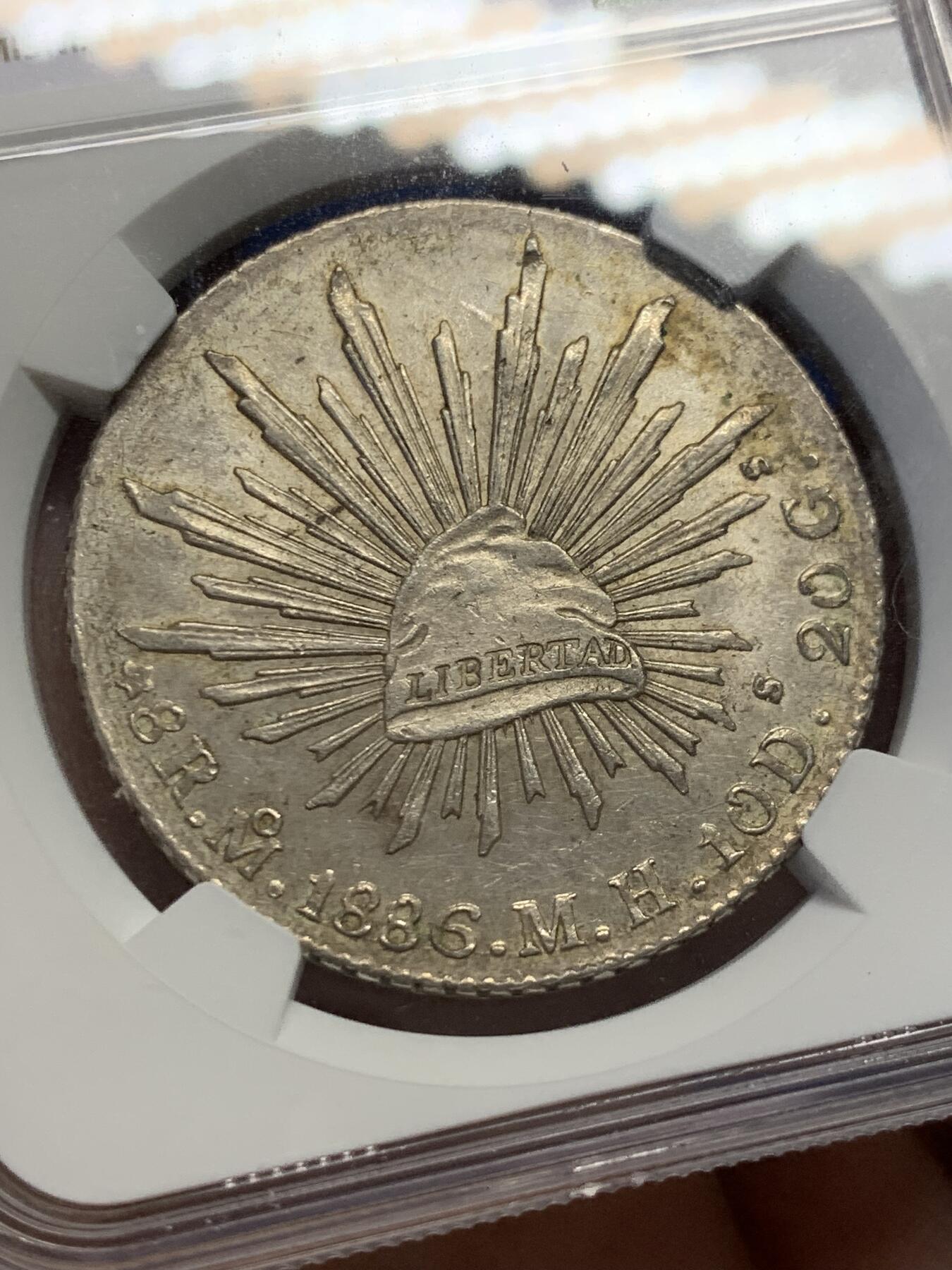 《竞宝斋》第432场 周日，周一 2场连拍 （全场包邮） NGC MS61 墨西哥1886年MO MH版花边鹰洋8R银币，漂亮黄油包浆