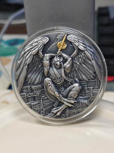 第180期拍卖【长期征集拍品】【北京币展专场】 - 纽埃2020年愤怒之神荷鲁斯2盎司纪念银币原盒带证书，999银，发行量500枚