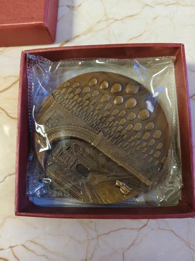 第180期拍卖【长期征集拍品】【北京币展专场】 - 大铜章在中国三十年纪念大铜章，发行600枚，直径8厘米，重342.87克