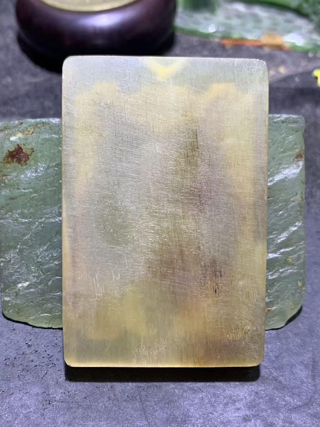 精美羊角雕刻狼王牌子一个！