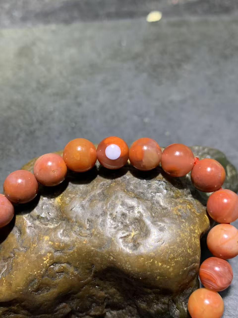 川料南红玛瑙通货手串一条，