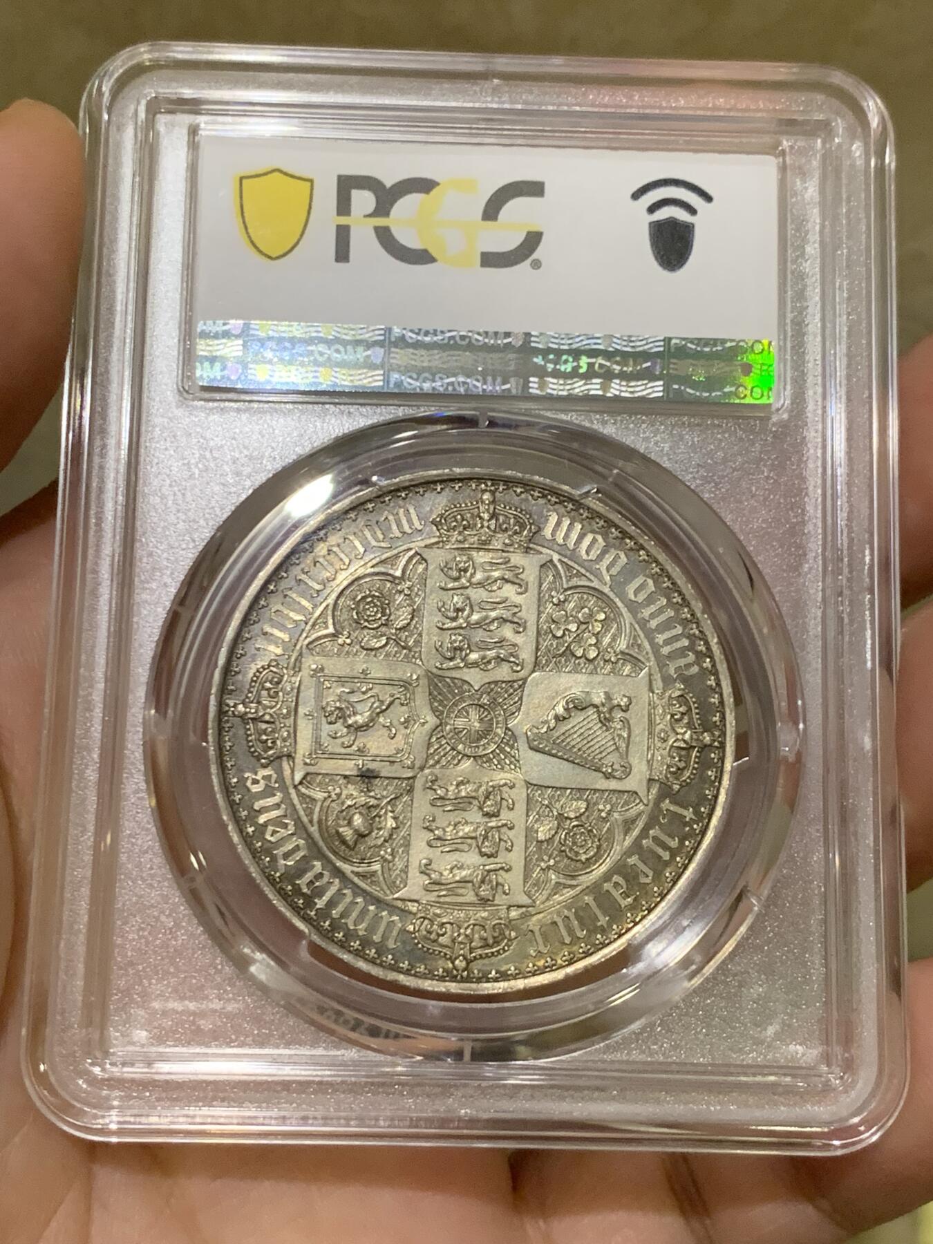 《竞宝斋》第432场 周日，周一 2场连拍 （全场包邮） PCGS PR62CAM 英国1847哥特克朗银币 公认的最美钱币之一 英系玩家绕不过的美丽 所见62分的状态极佳者