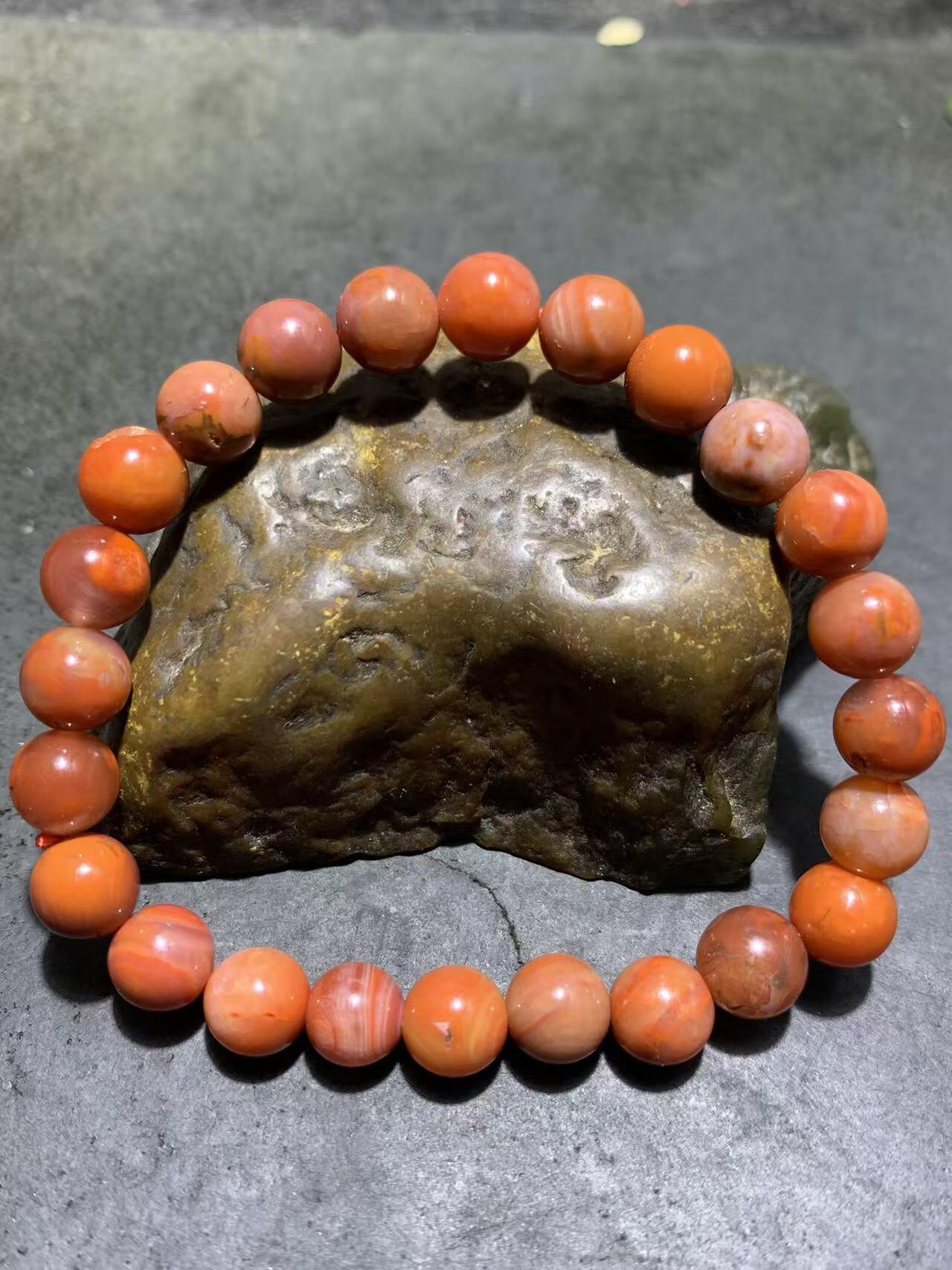 川料南红玛瑙通货手串一条，