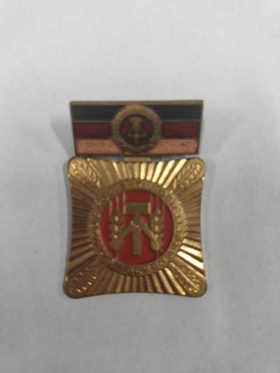 韵星假日拍卖第二十九期 -- Rimey Holidays Auction 29 - 民主德国集体劳动荣誉奖章