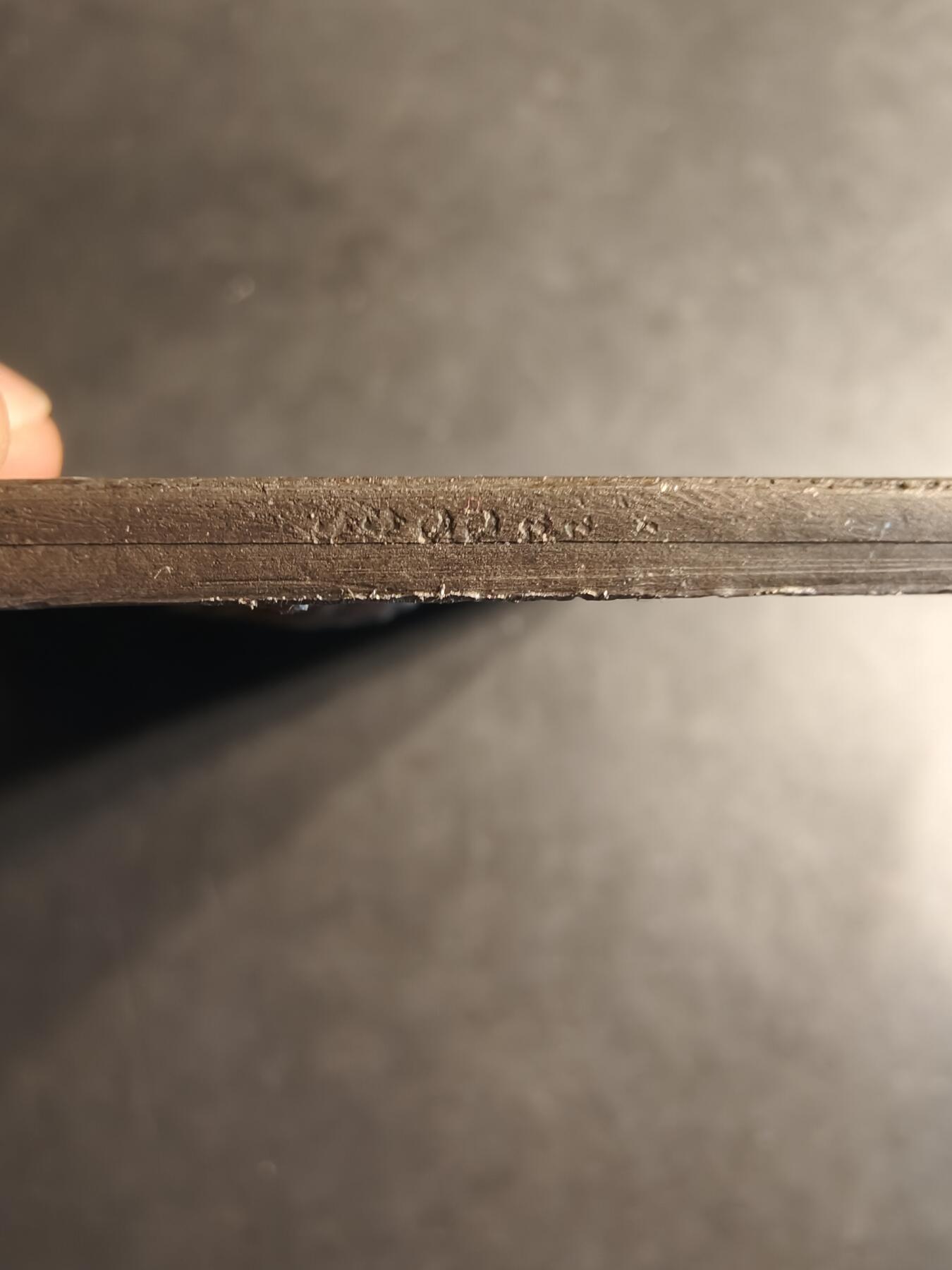 老王徽章第159期  法国塞瓦斯市方形镀银纪念章      尺寸90×90mm.    重量327.7g