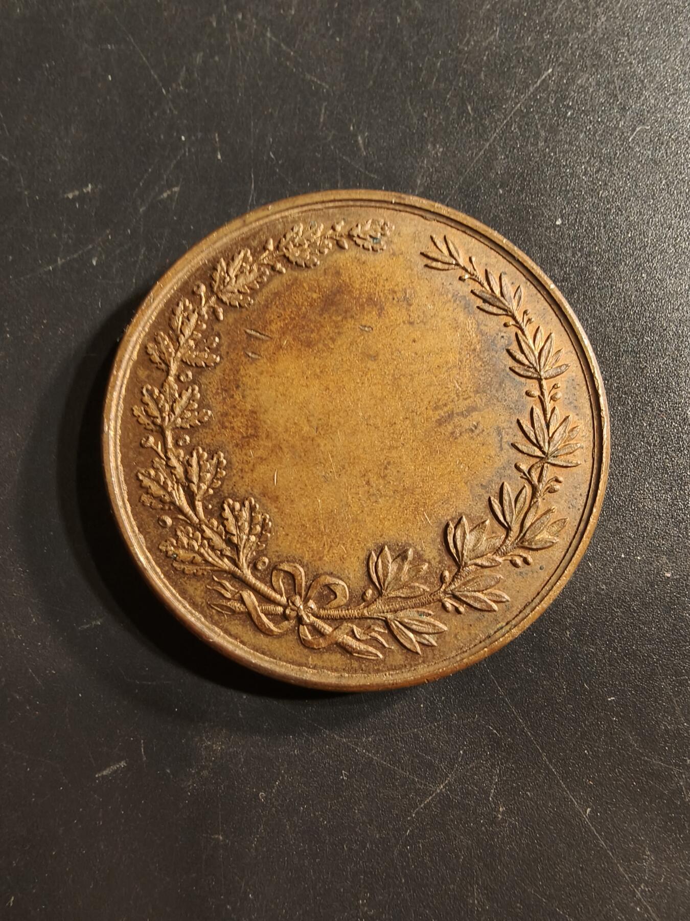 老王徽章第159期 法国里尔市大铜章     直径41mm.   重量40g