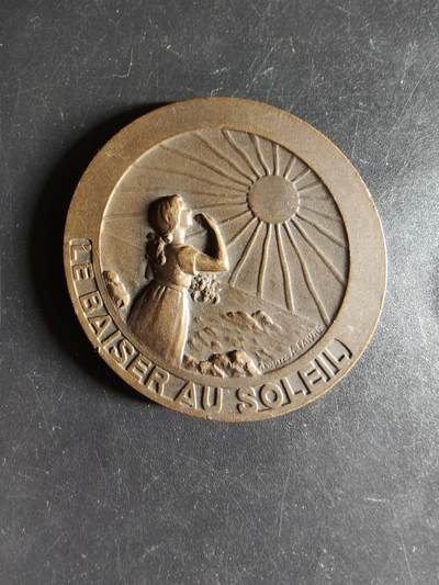 老王徽章第159期 -  法国国家抗结核病委员会大铜章     直径49mm.    重量52g