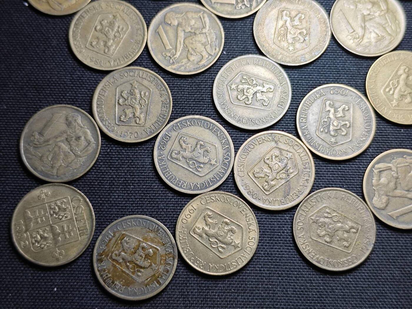 KK钱币收藏小铺  第359场  2月预留时间 周末发货  捷克斯洛伐克一组1克朗铜币26枚